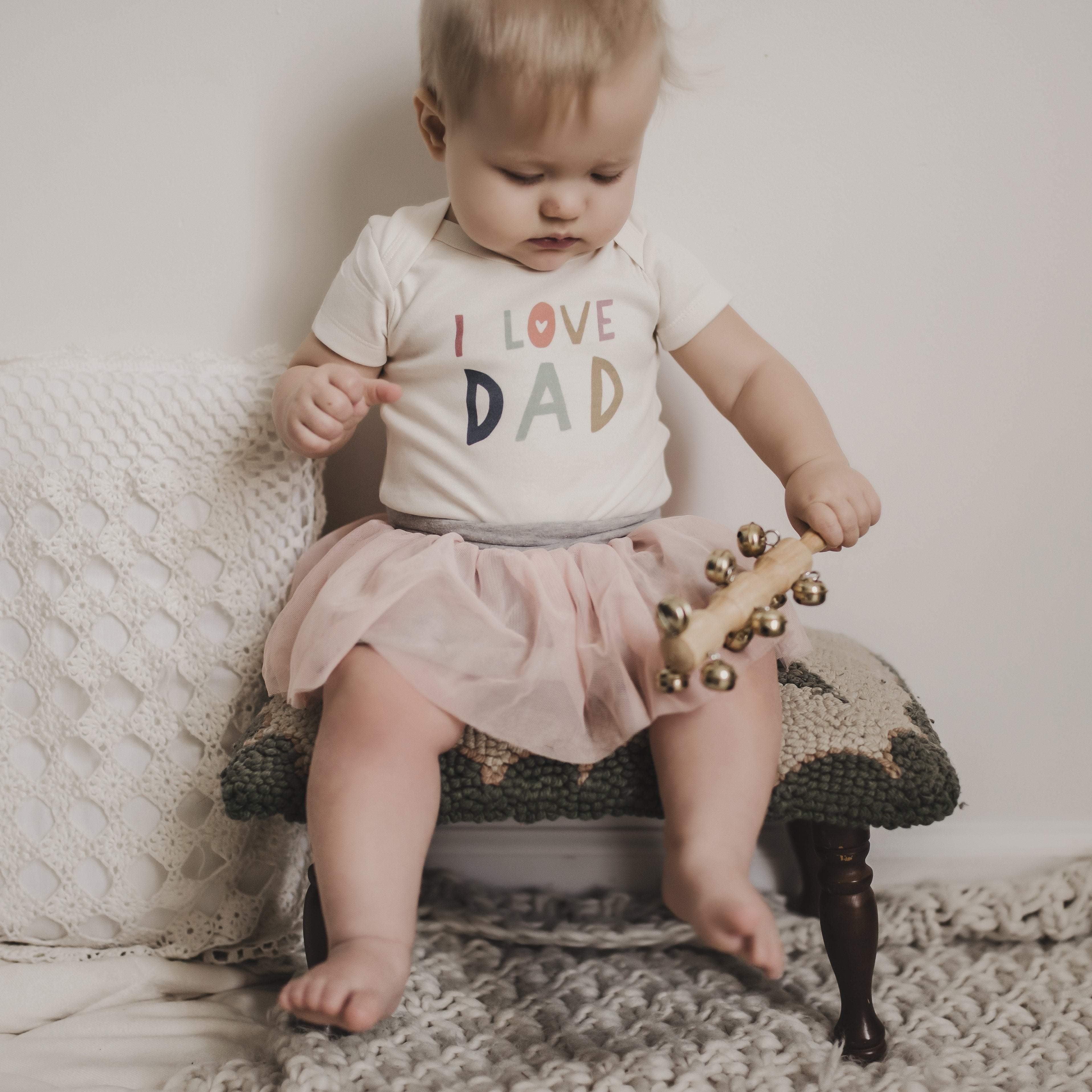 Baby graphic organic bodysuit | love dad
