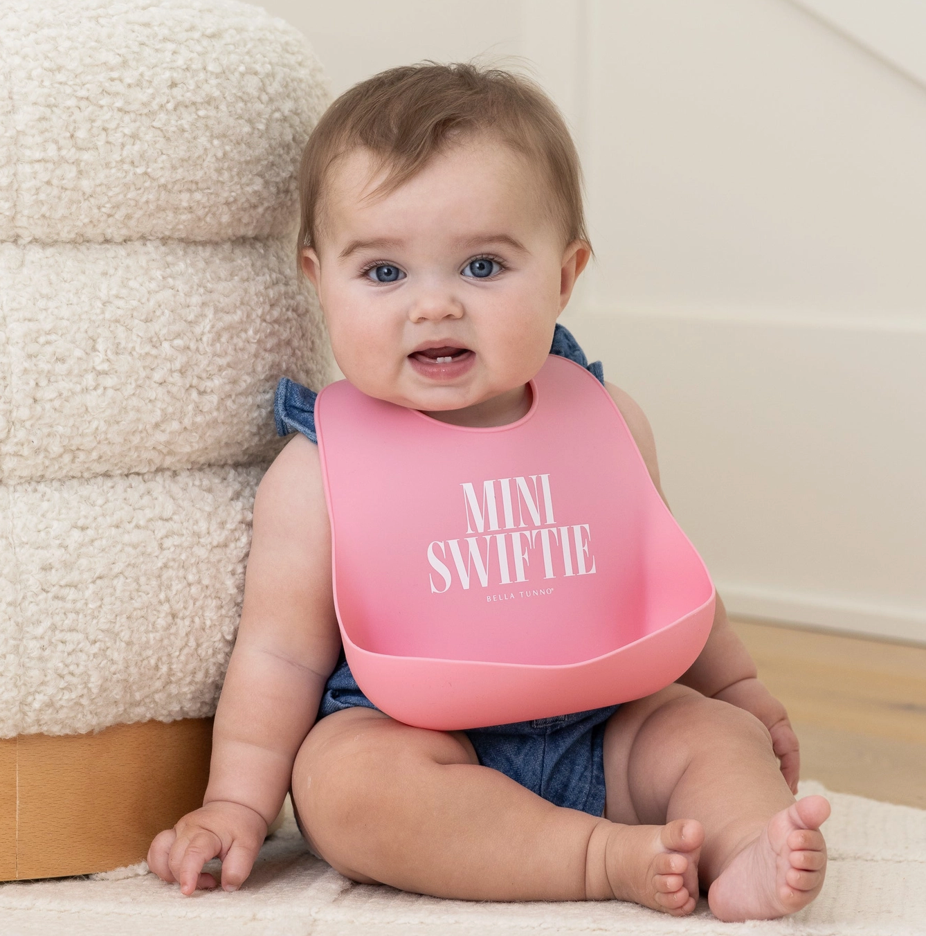 MINI SWIFTIE Wonder Bib