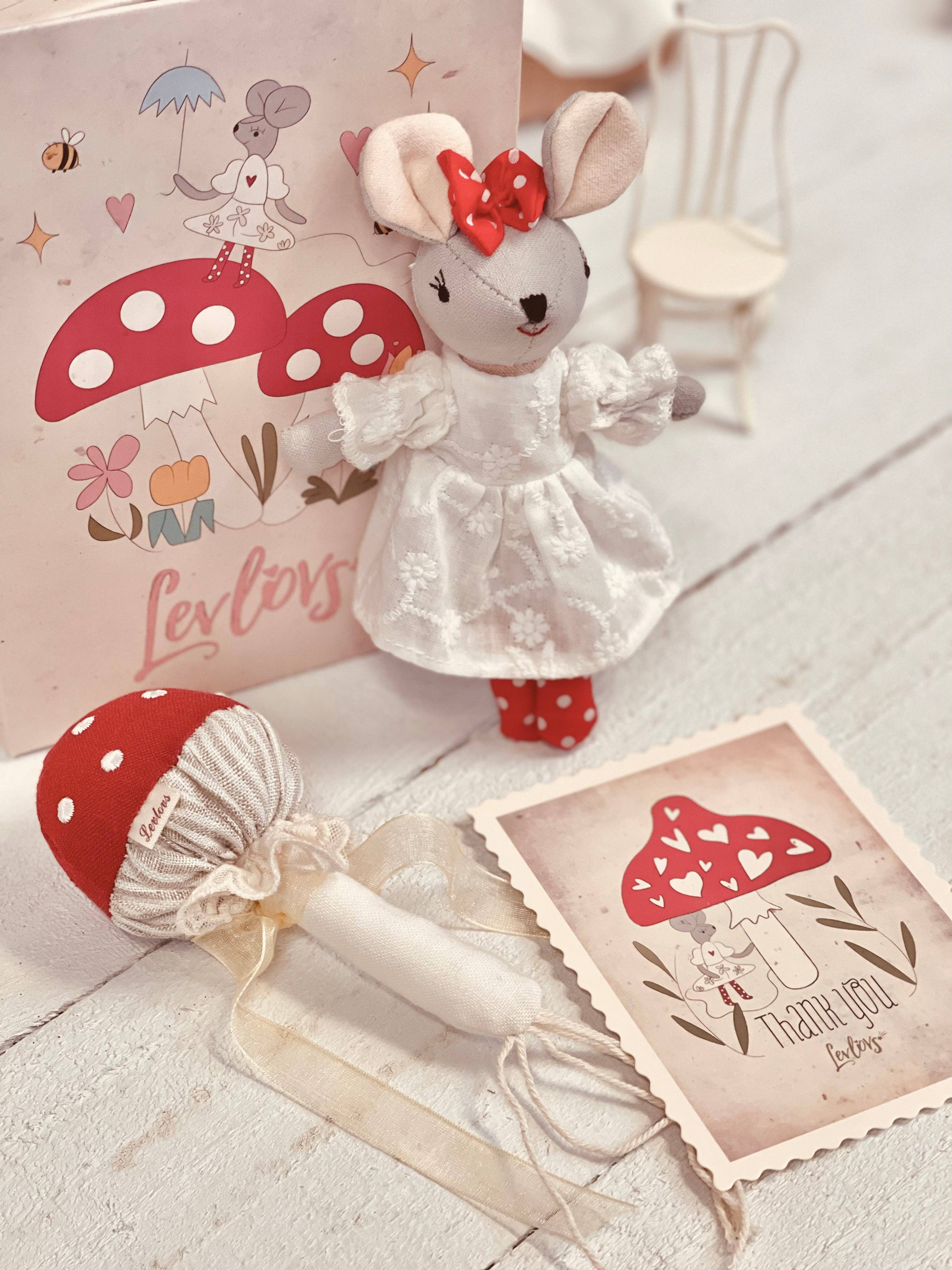 Mouse and the Mushroom Wonder Forest Set Red