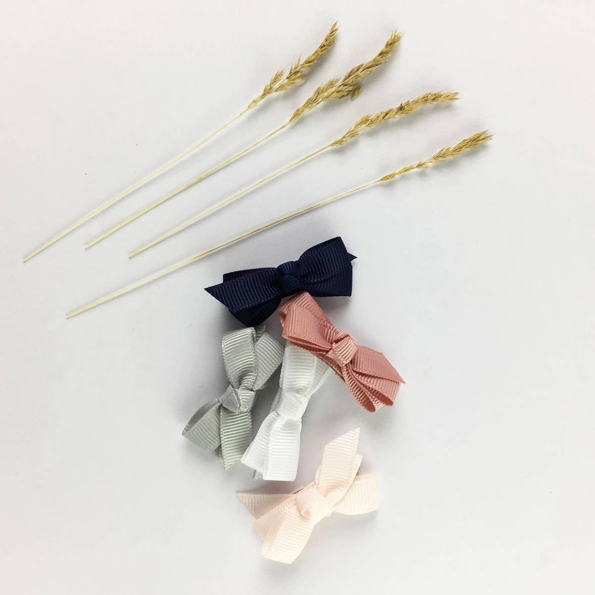 5 Chelsea Boutique Grosgrain Bows on Snap Clips - Baby Hype