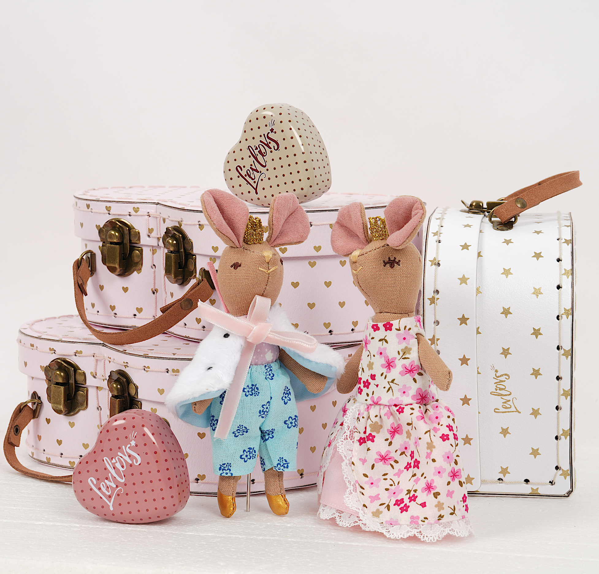 Prince and Princess Mice in a Rounded Suitcase