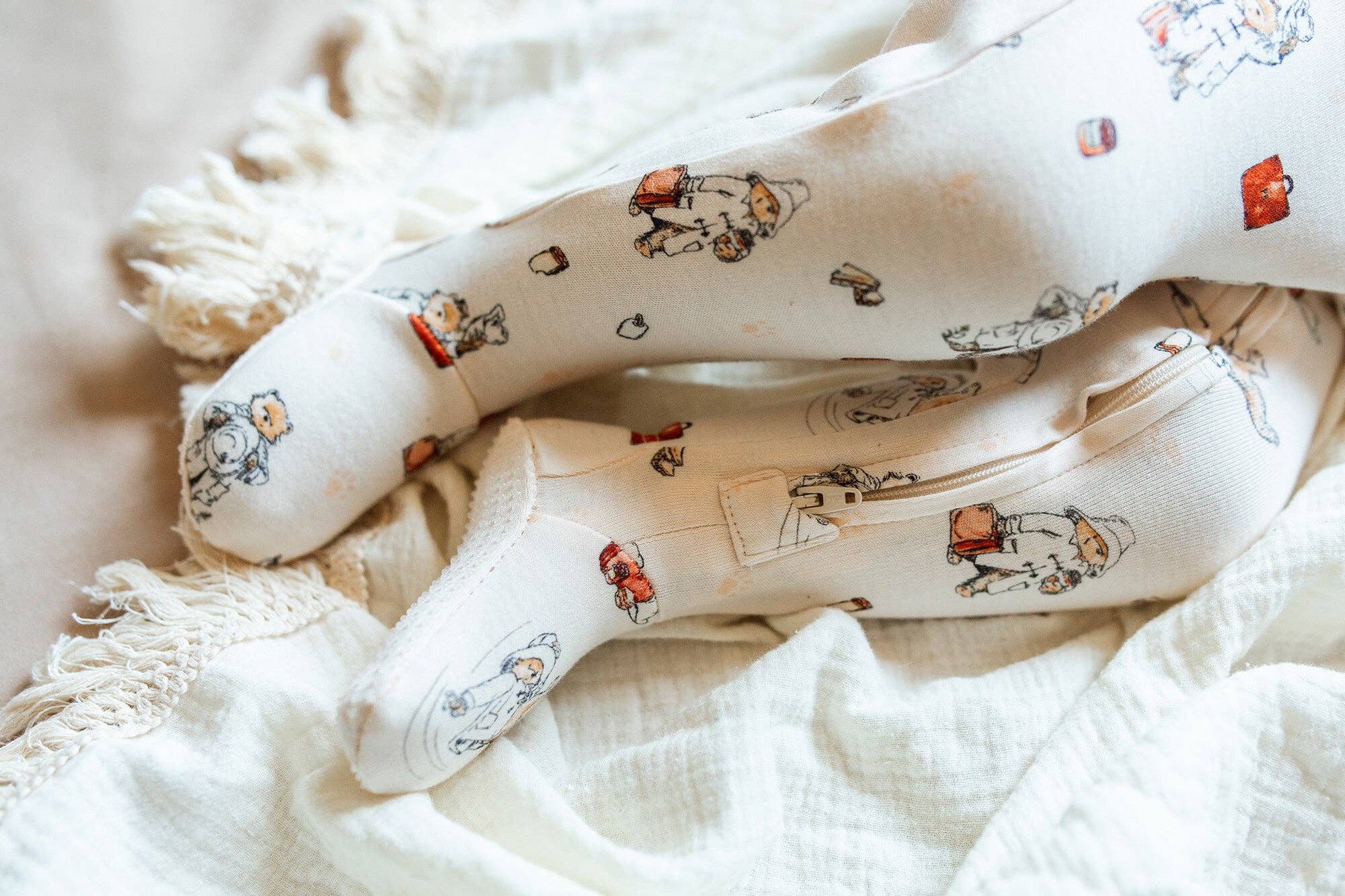 Adventure Paddington™ | Organic Zipper Footie