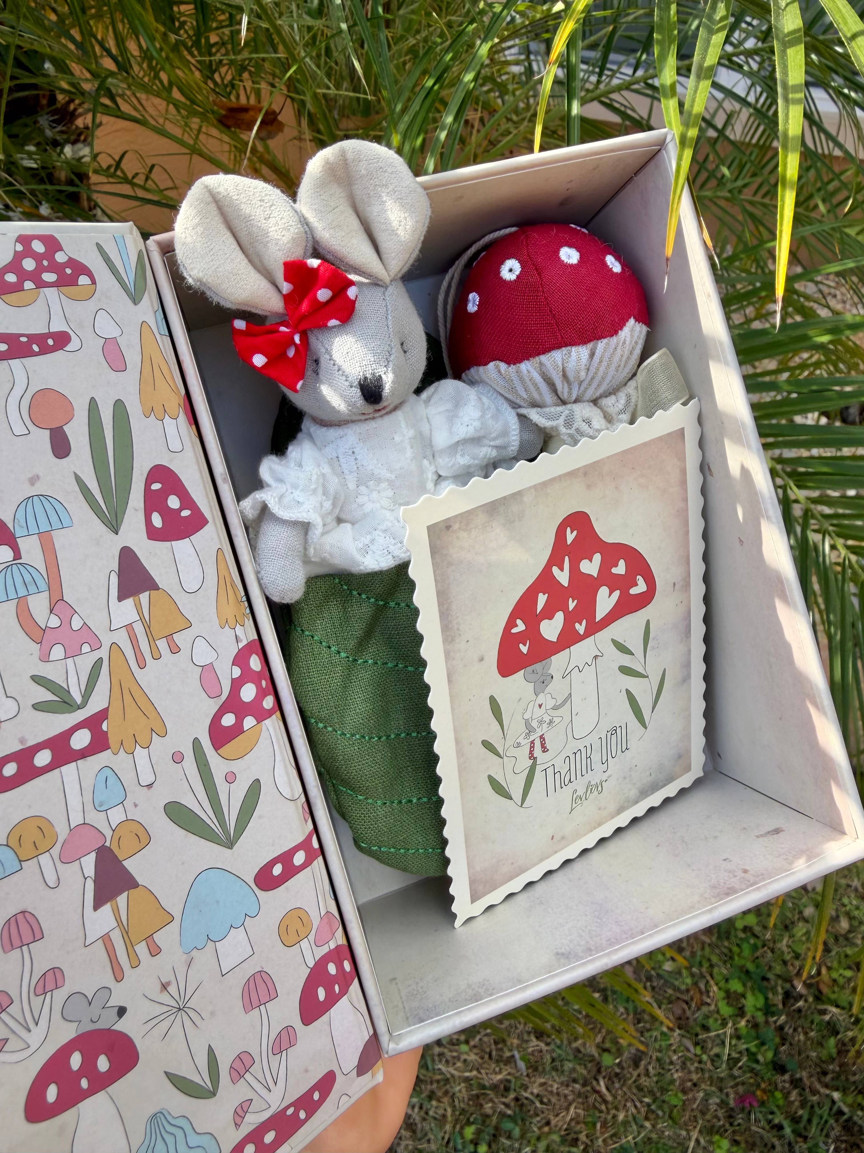 Mouse and the Mushroom Wonder Forest Set Red